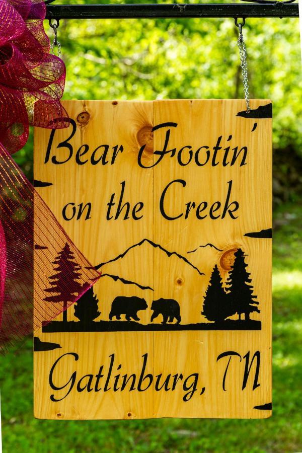 Bear Footin' On The Creek Βίλα Gatlinburg Εξωτερικό φωτογραφία